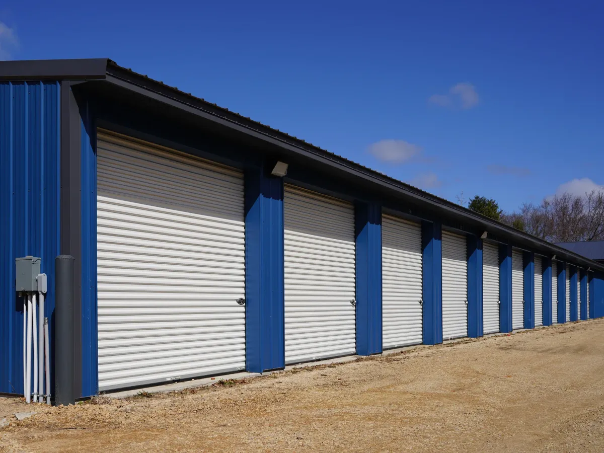 Industrial building with multiple overhead bay doors