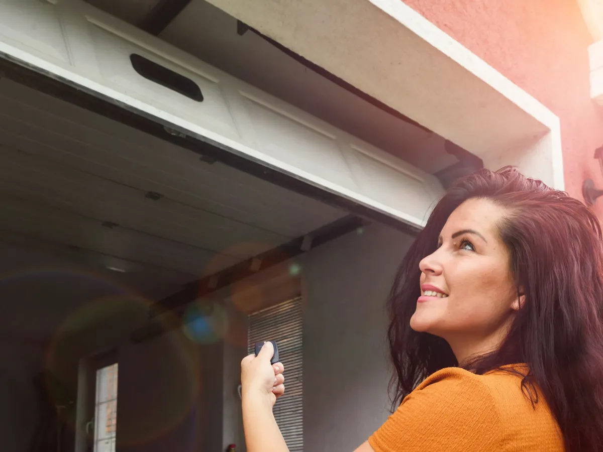 Consumer Alert: How to Avoid Garage Door Repair Scams