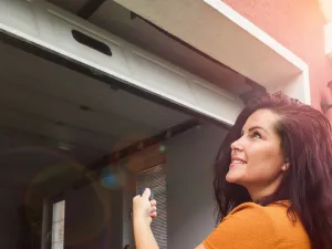 Consumer Alert: How to Avoid Garage Door Repair Scams