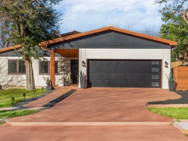 Modern insulated steel sectional garage door